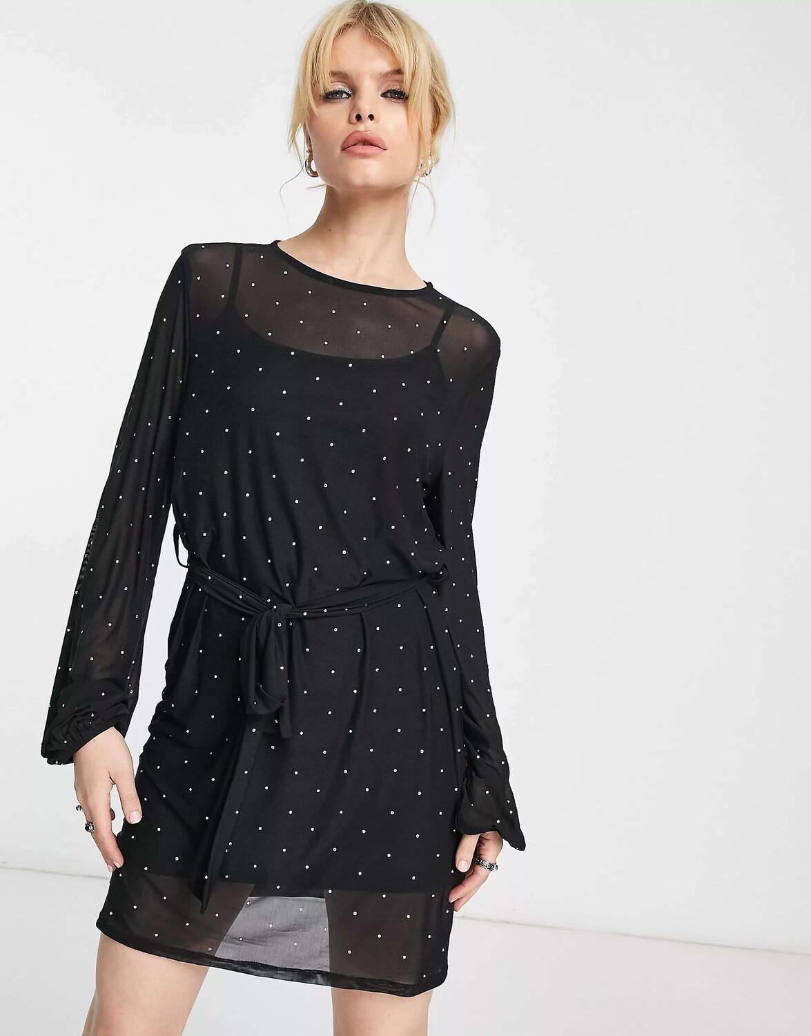 

Черное сетчатое мини-платье с длинными рукавами и стразами ASOS, Черный