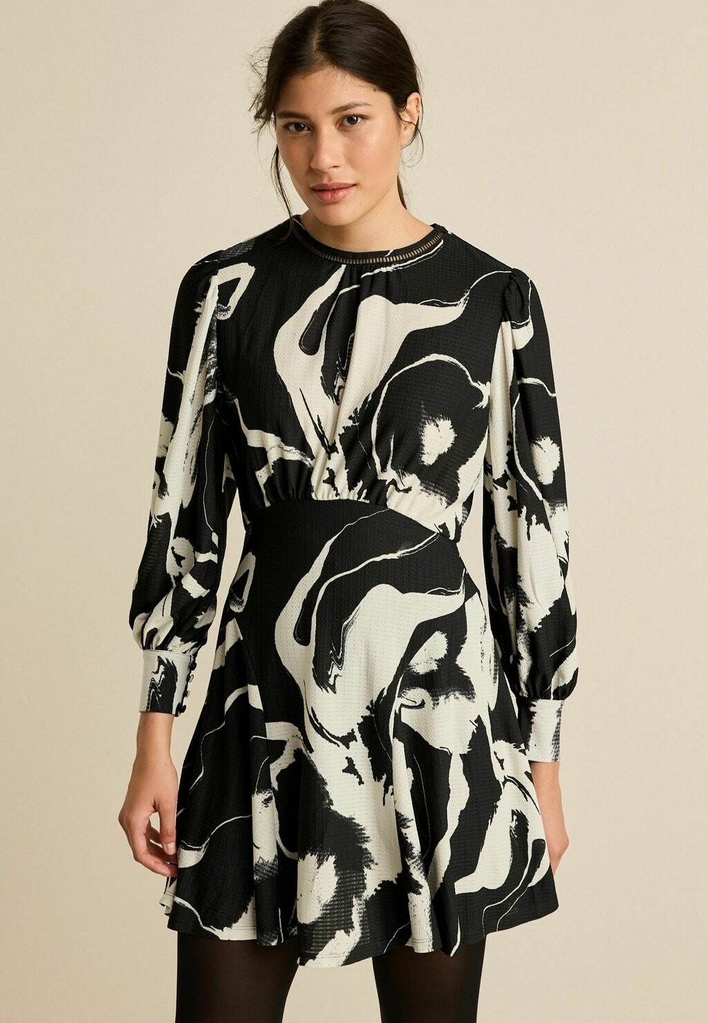 цена Повседневное платье LONG SLEEVE Next, цвет black white mono floral