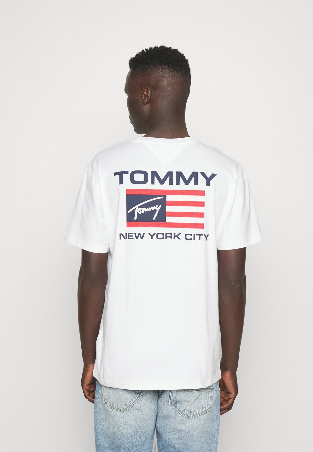 

Футболка с принтом Tommy Jeans, белый