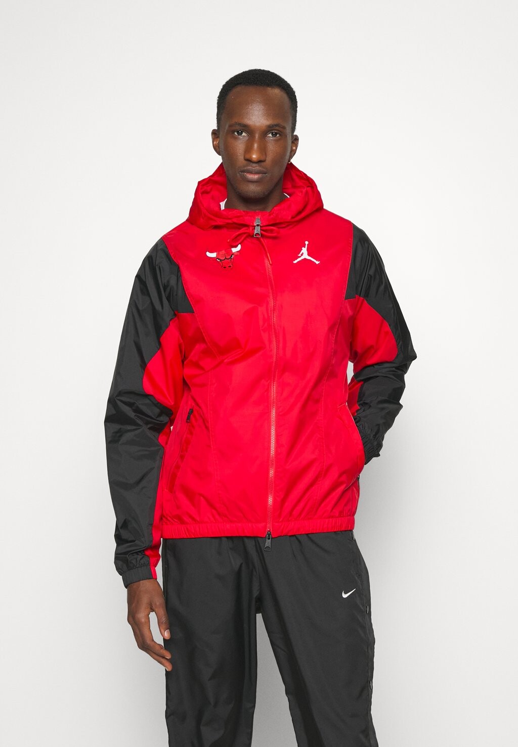 

Спортивная куртка Nike