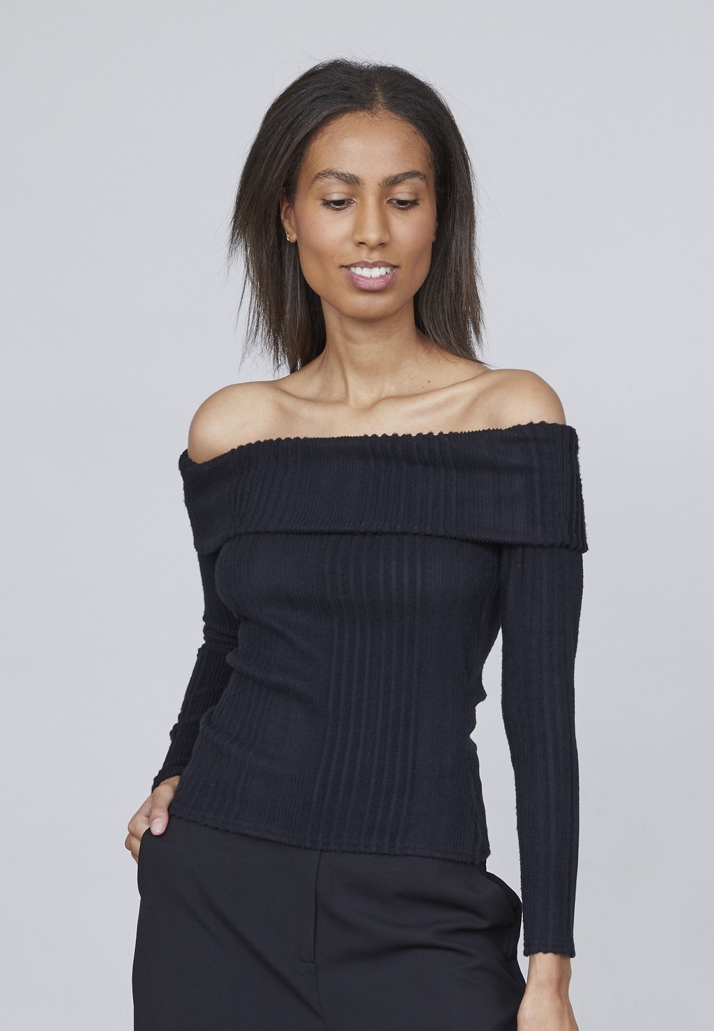 Вязаный свитер Sisters Point, цвет black