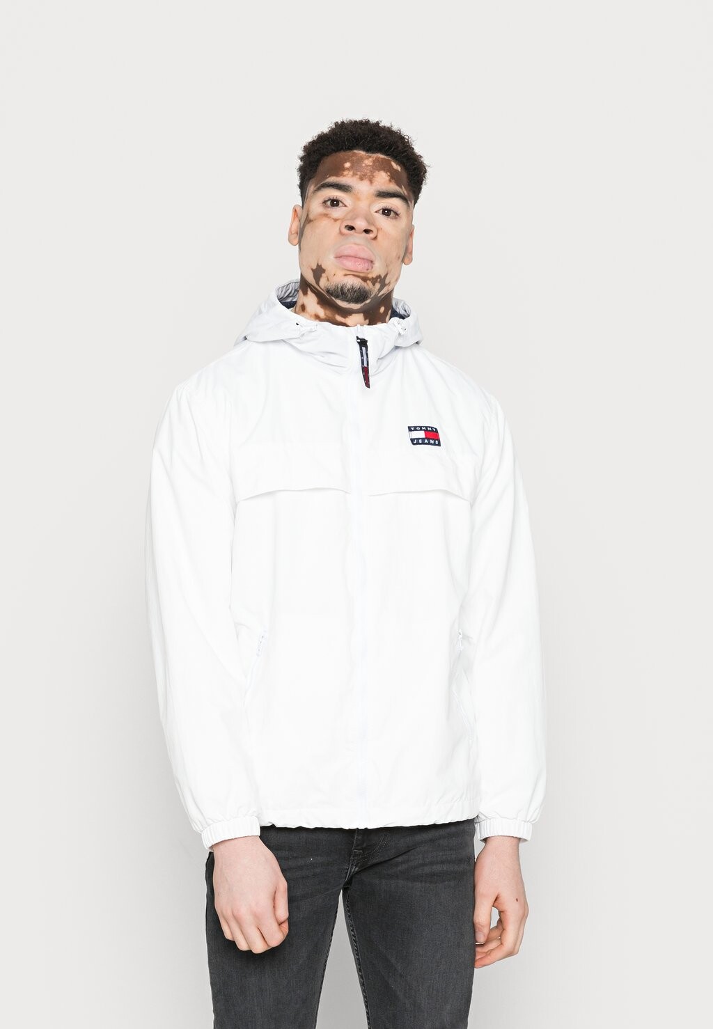 

Ветровка Tommy Jeans, Белый