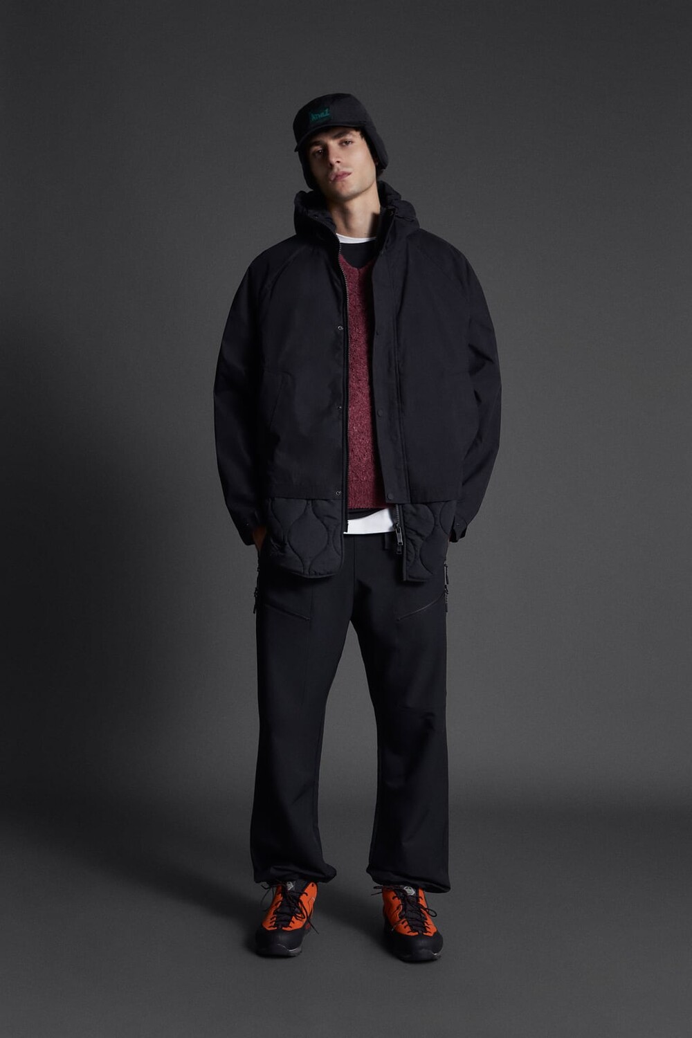 

Технические брюки ZARA, черный