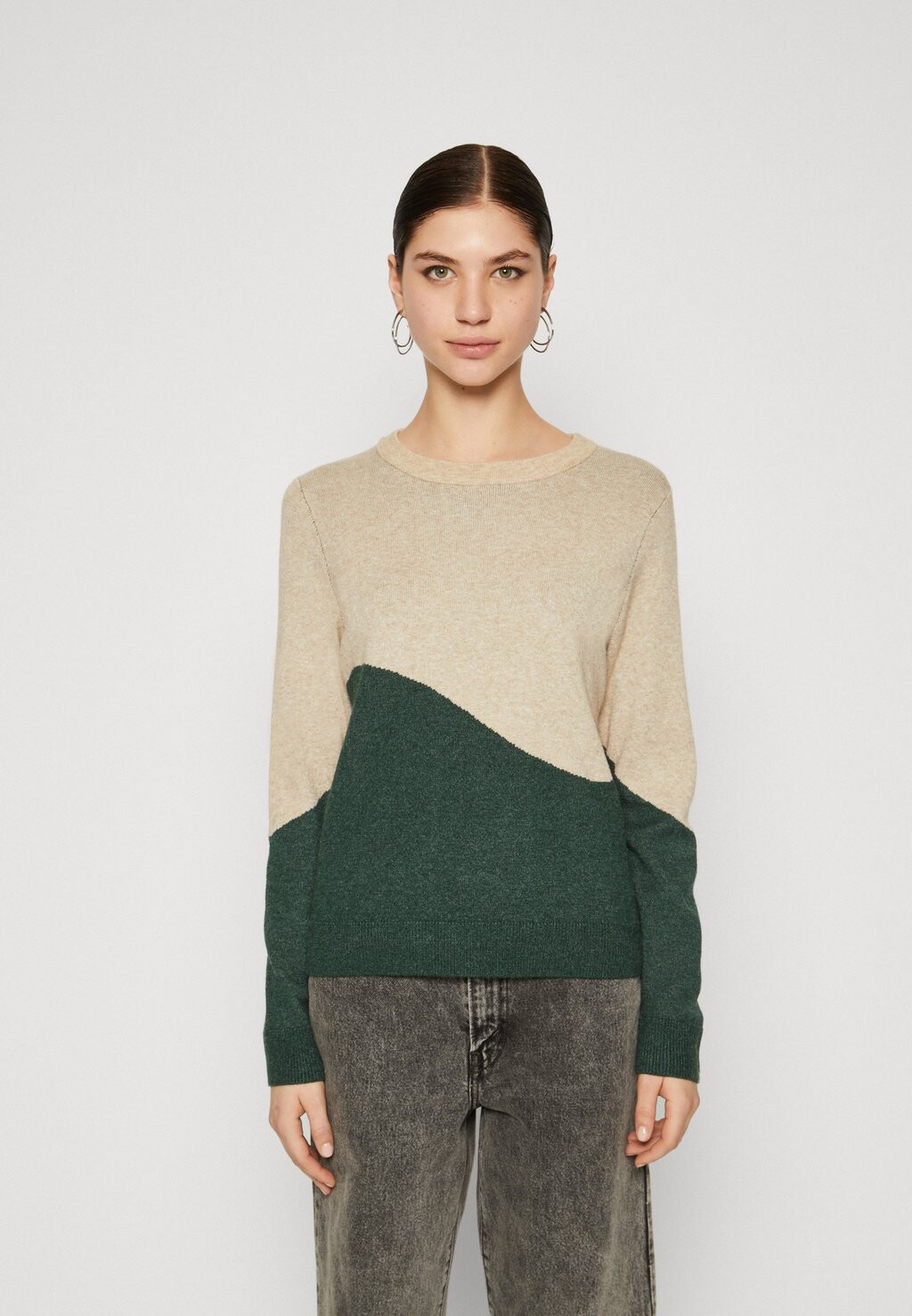 

Свитшот VILA VIRIL COLORBLOCK O NECK, хвоя/натуральный меланж