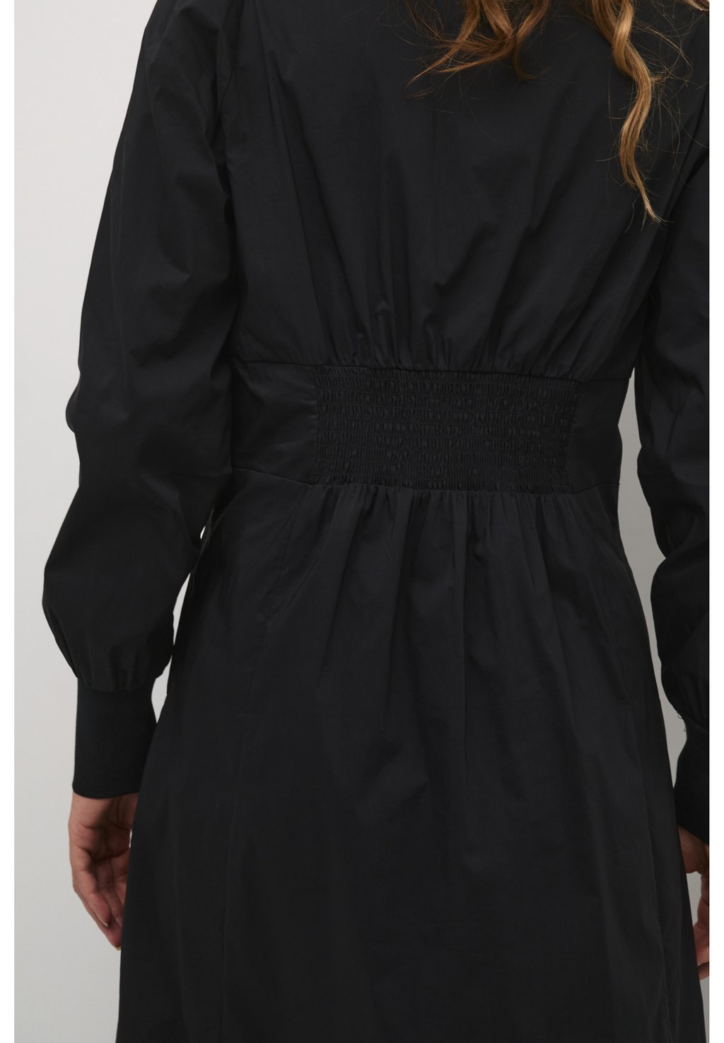 Дневное платье ANTOINETT V-NECK Culture, цвет black