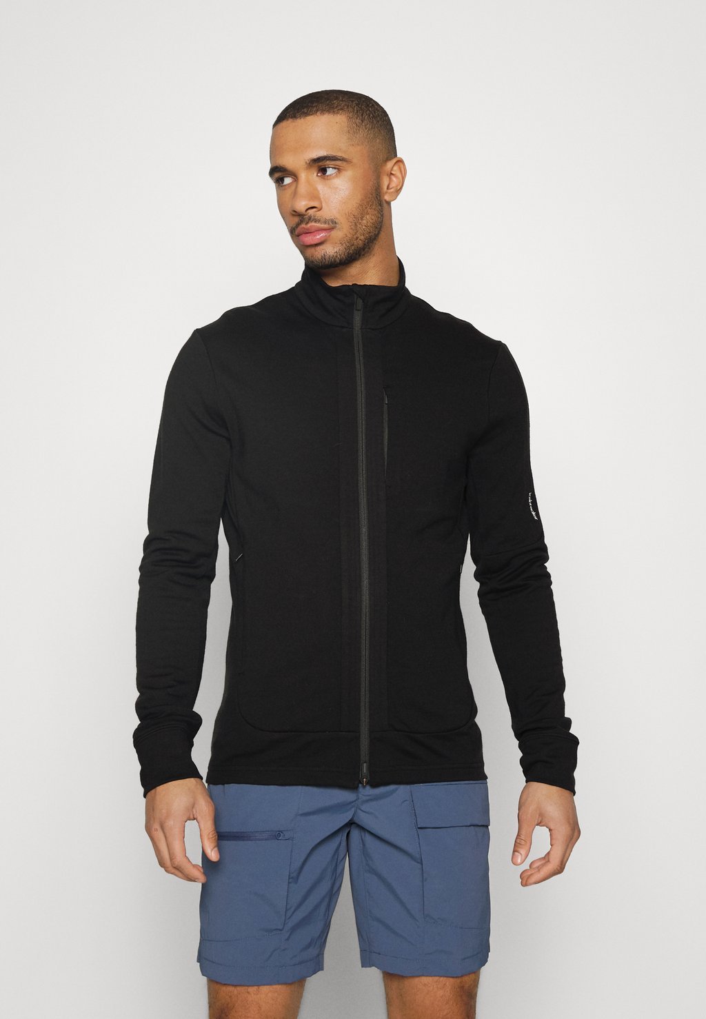 

Толстовка 100% MERINO QUANTUM III LS ZIP Icebreaker, цвет black