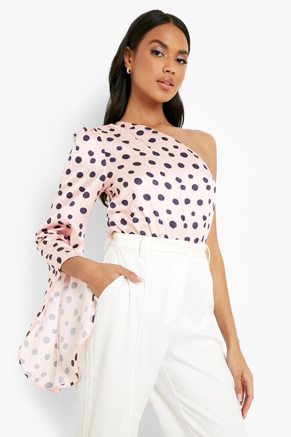 

Боди на одно плечо с атласным принтом Boohoo, розовый