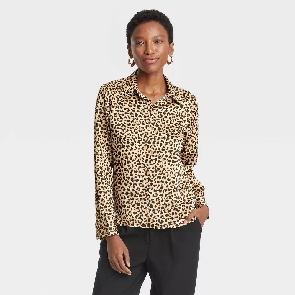 

Женская атласная рубашка с длинным рукавом на пуговицах - A New Day, цвет Beige Leopard Print