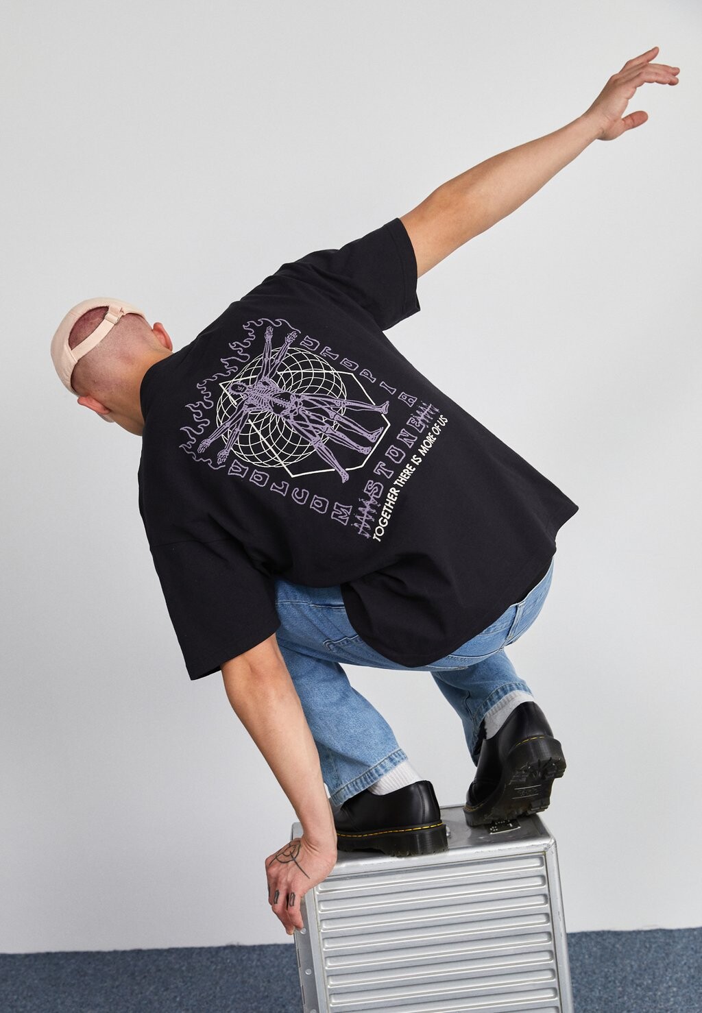 

Футболка с принтом Volcom, черный