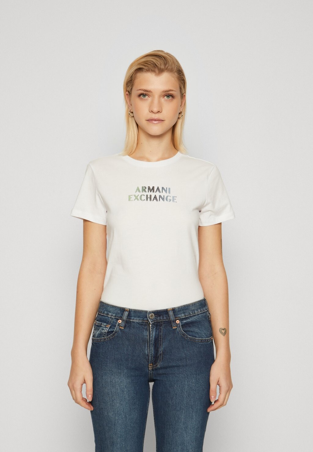 

Футболка с принтом Armani Exchange, белый
