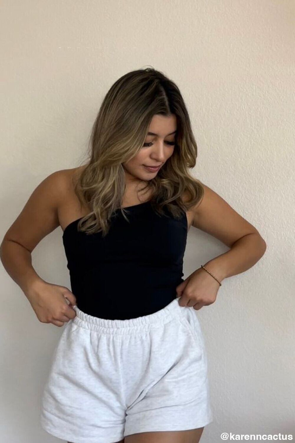 

Боди Contour на одно плечо Forever 21, черный
