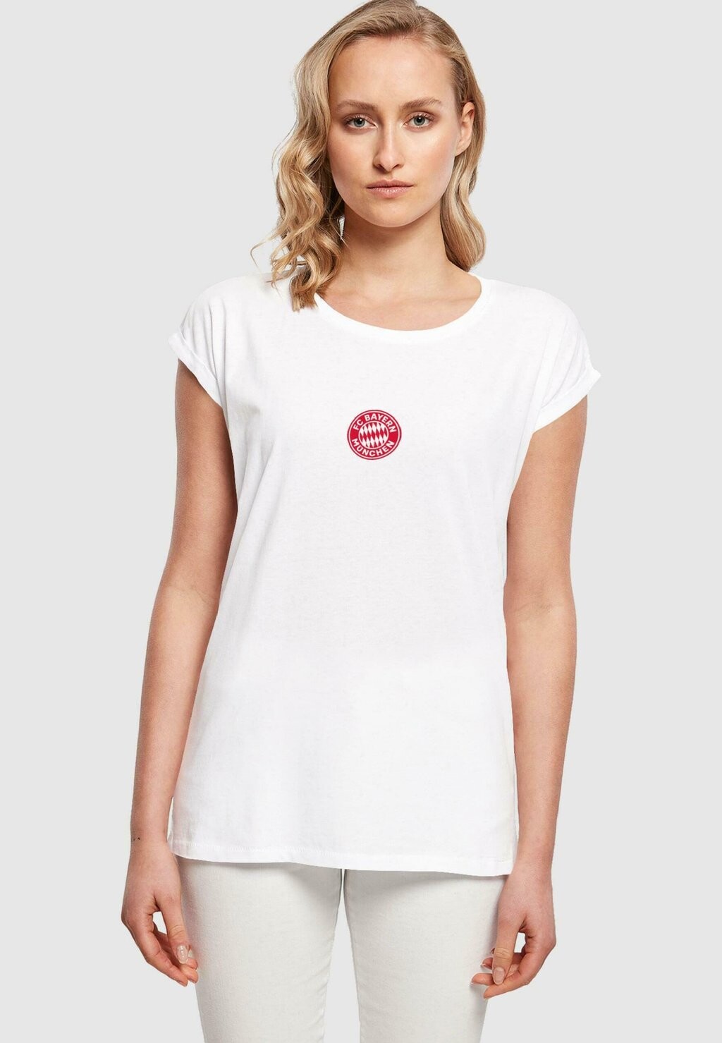 

Футболка с принтом LOGO R EXTENDED SHOULDER TEE FC Bayern München, цвет white