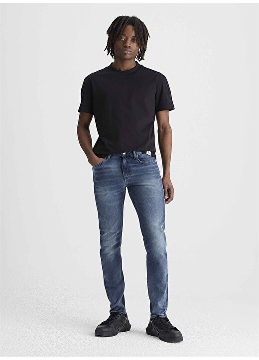 

Черная мужская футболка с круглым вырезом и принтом Calvin Klein Jeans, Черный