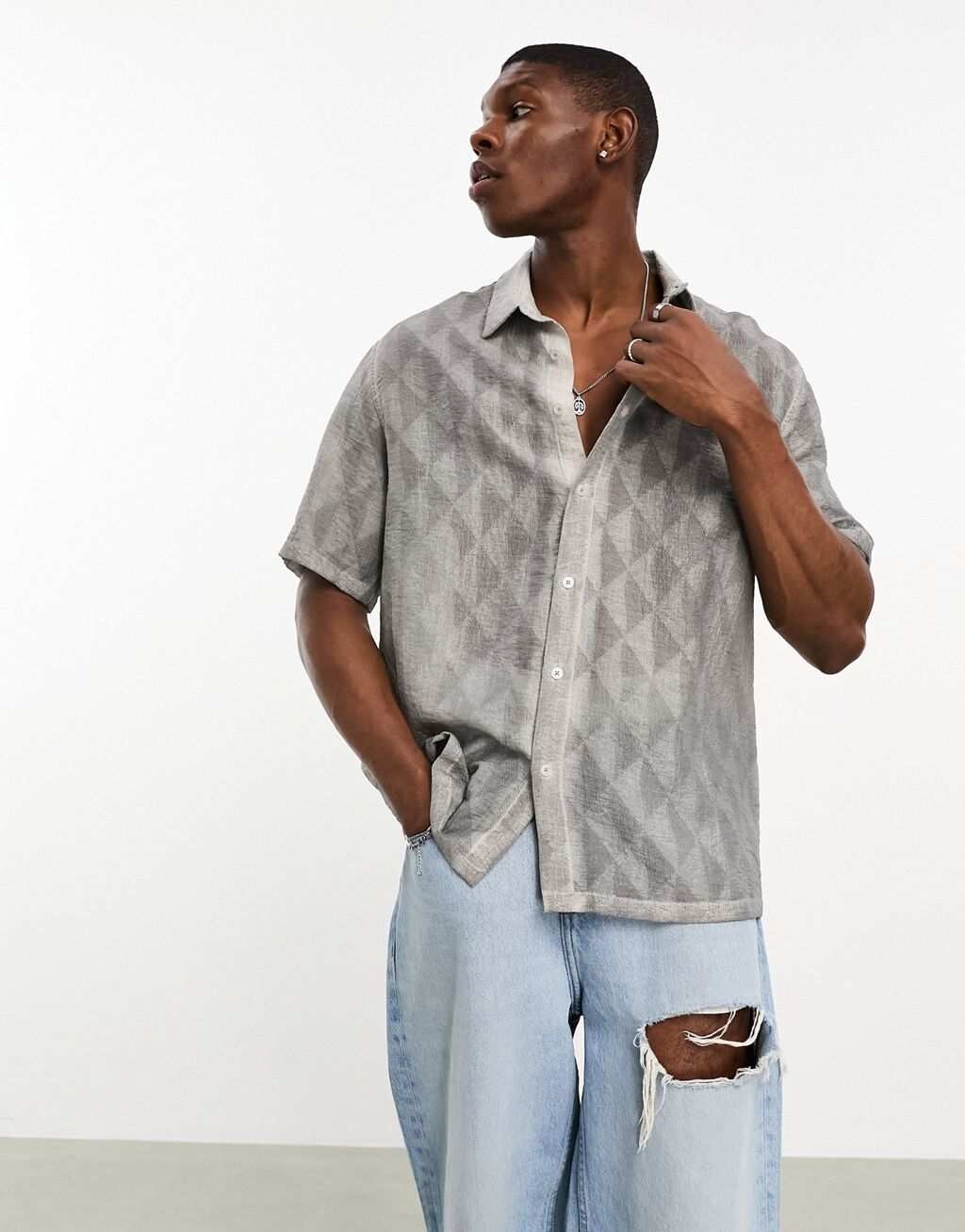 

Серая фактурная рубашка Bershka