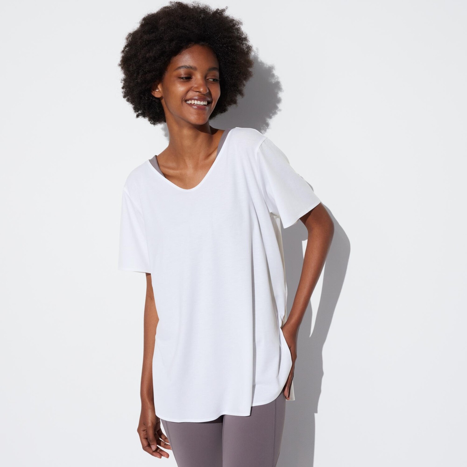 

Футболка длинная Uniqlo AIRism бесшовная, белый