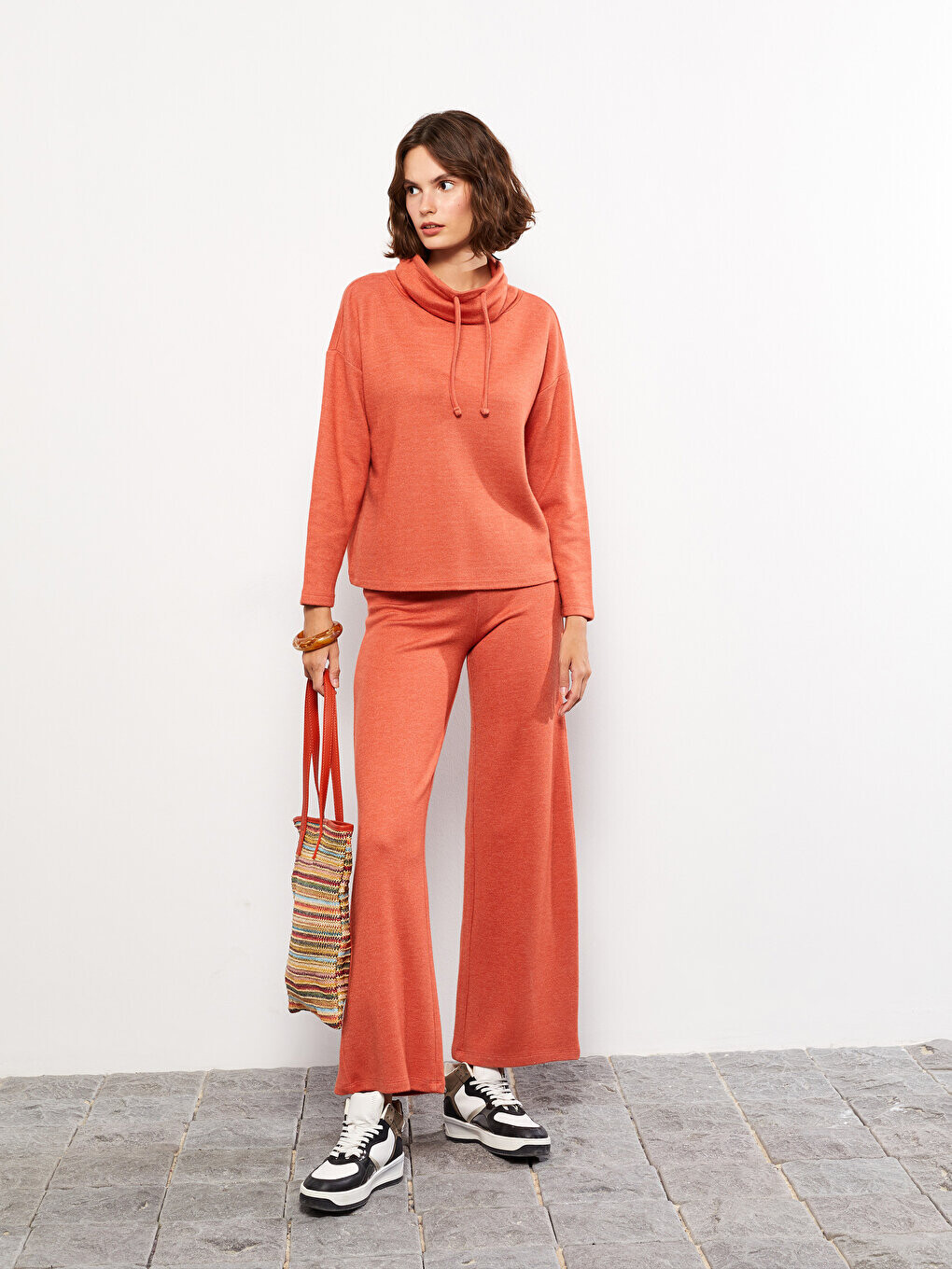 

Однотонная женская толстовка с воротником монком и длинными рукавами LCW Casual