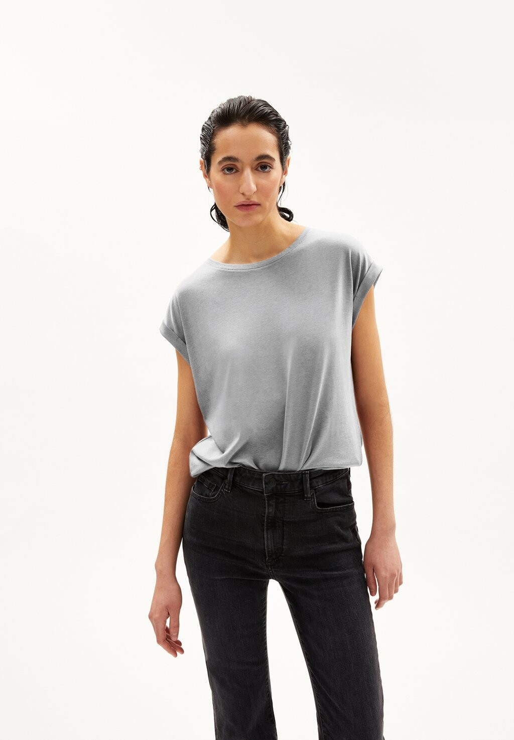 

Футболка базовая JILAANA ARMEDANGELS, цвет mid grey melange