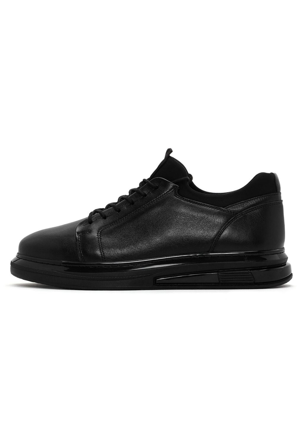 

Низкие кеды Derimod, цвет black