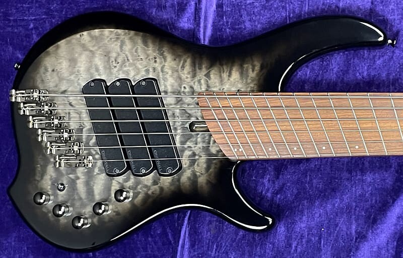 

Басс гитара Dingwall Combustion 6