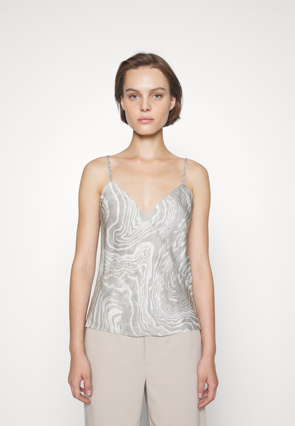 

Топ Calvin Klein
