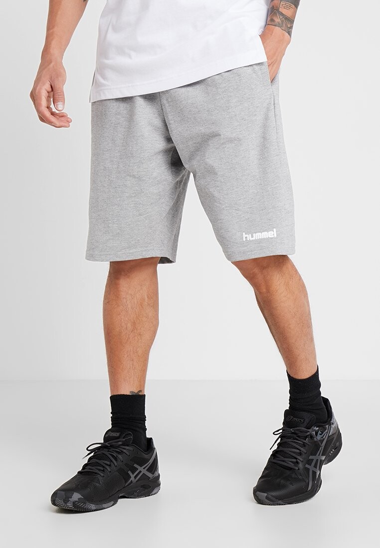 

Спортивные шорты Hummel