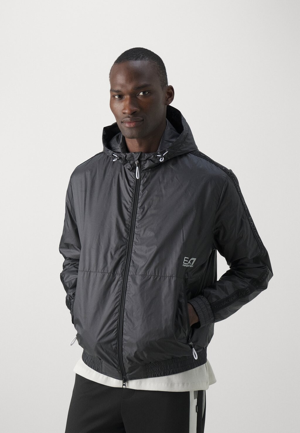 

Куртка EA7 Emporio Armani КУРТКА, черный