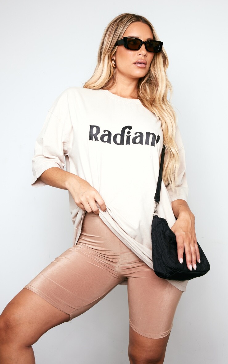 

PrettyLittleThing Бежевая футболка оверсайз с рисунком для беременных