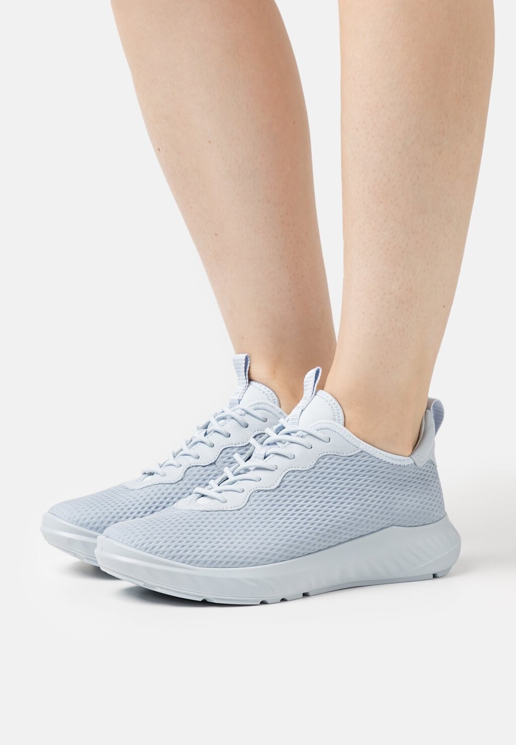

Кроссовки ECCO