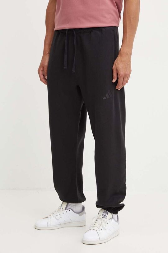 

Все спортивные штаны SZN adidas, черный