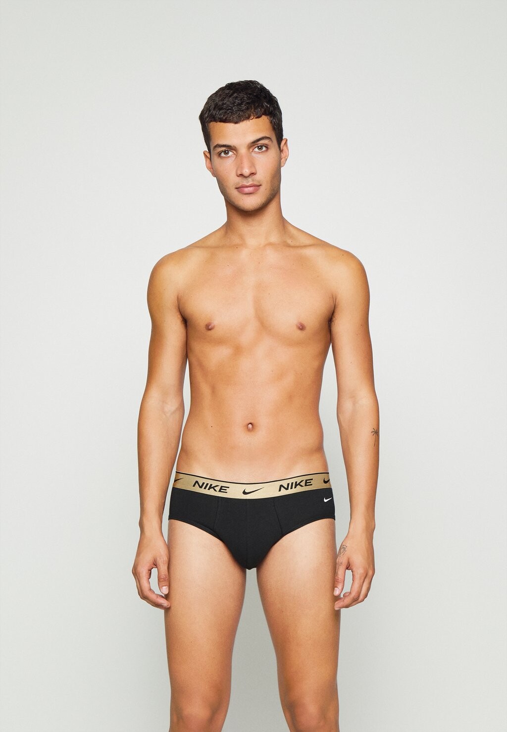 

Трусы 3 PACK Nike Underwear, черный/золотой/серебристый/розовое золото