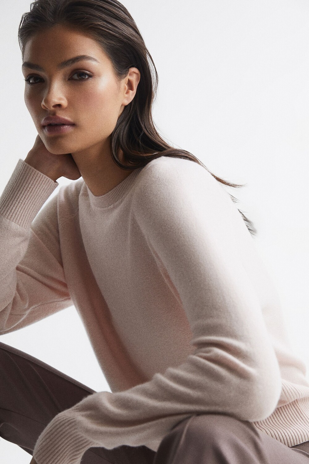 

Вязаный свитер Audrey с круглым вырезом Reiss, розовый