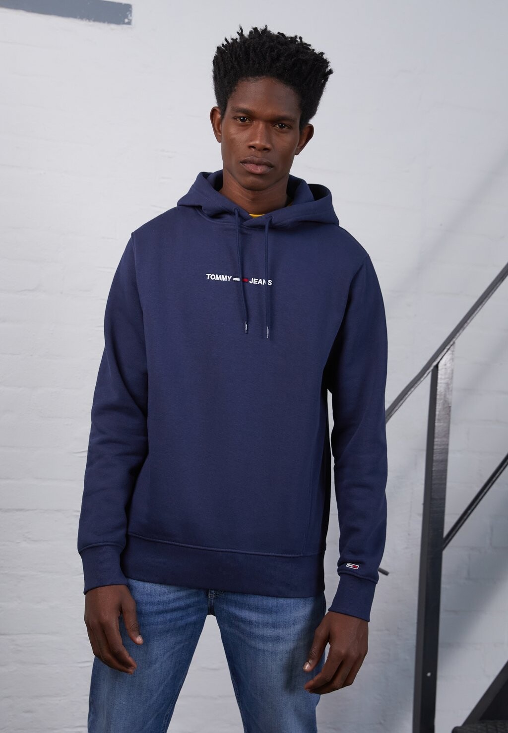 

Худи Tommy Jeans