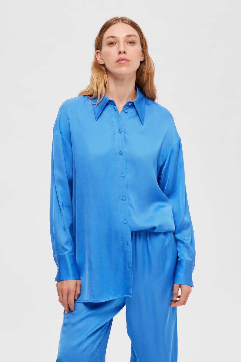 

Свободная атласная рубашка из Lenzing ECVERO. Selected Femme, синий