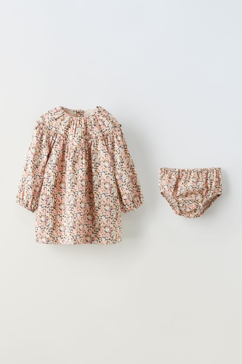 

Цветочное платье с рюшами ZARA, розовый