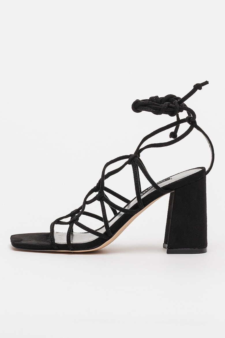 

Босоножки Glaven из экозамши на массивном каблуке Nine West, черный