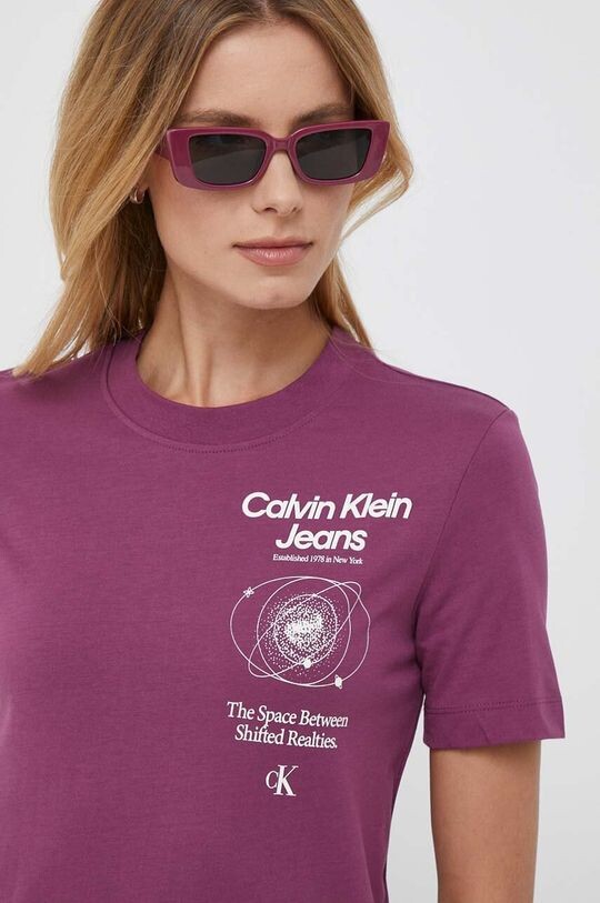 

Хлопковая футболка Calvin Klein Jeans, фиолетовый