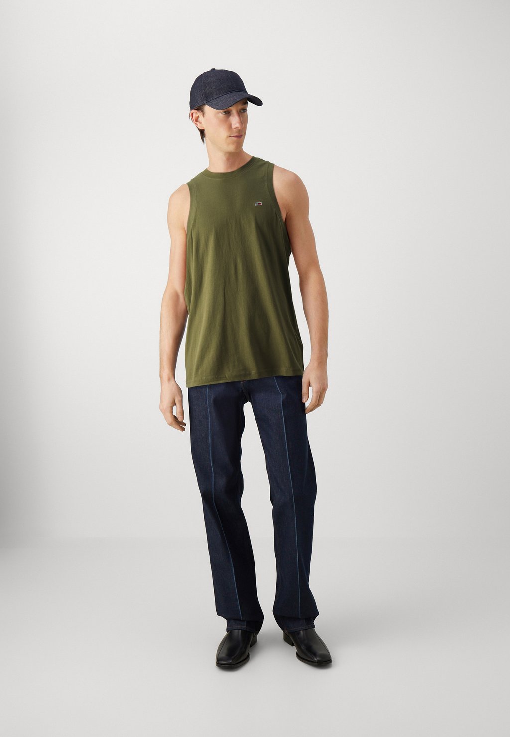 

Топ Tank Tees 2 Pack Tommy Jeans, цвет washed black/drab olive green