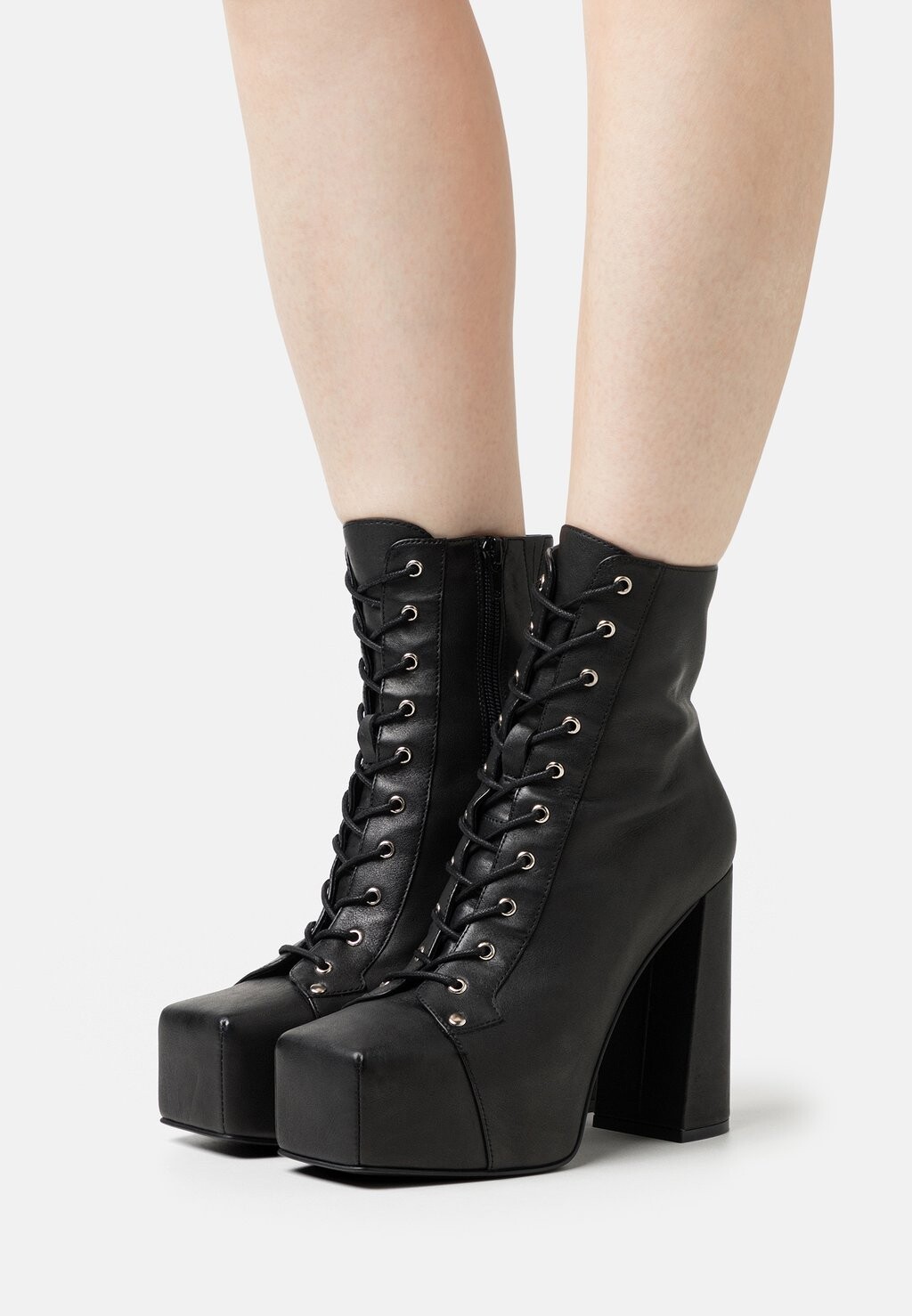 

Ботильоны со шнурками Jeffrey Campbell