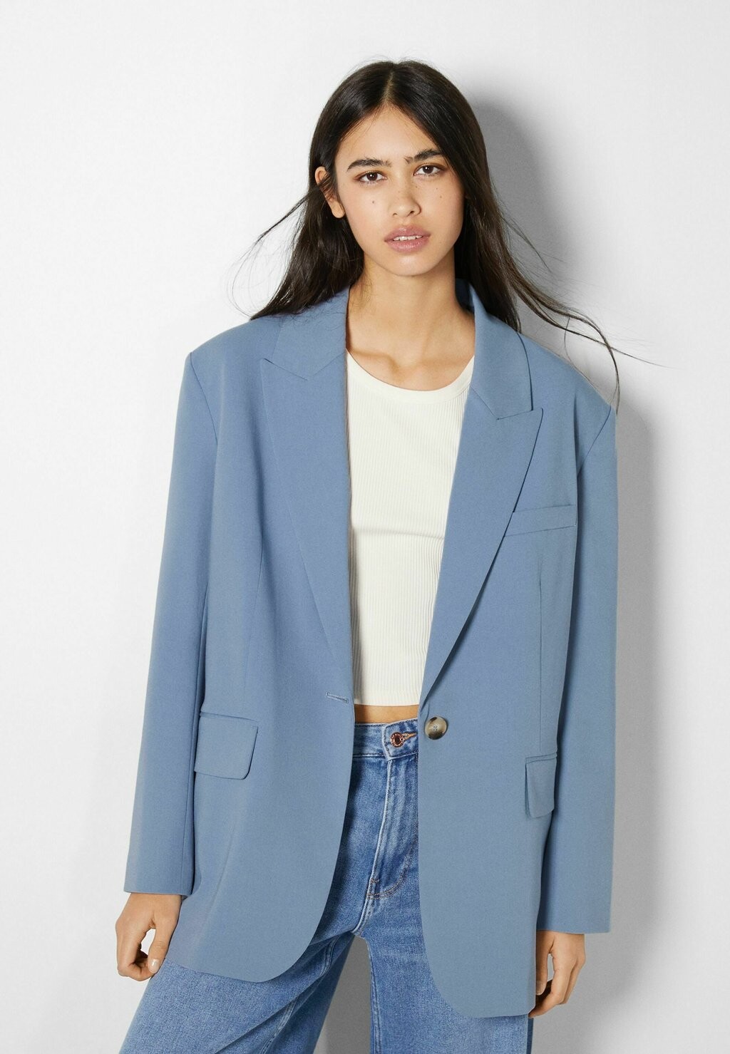 

Короткое пальто Bershka