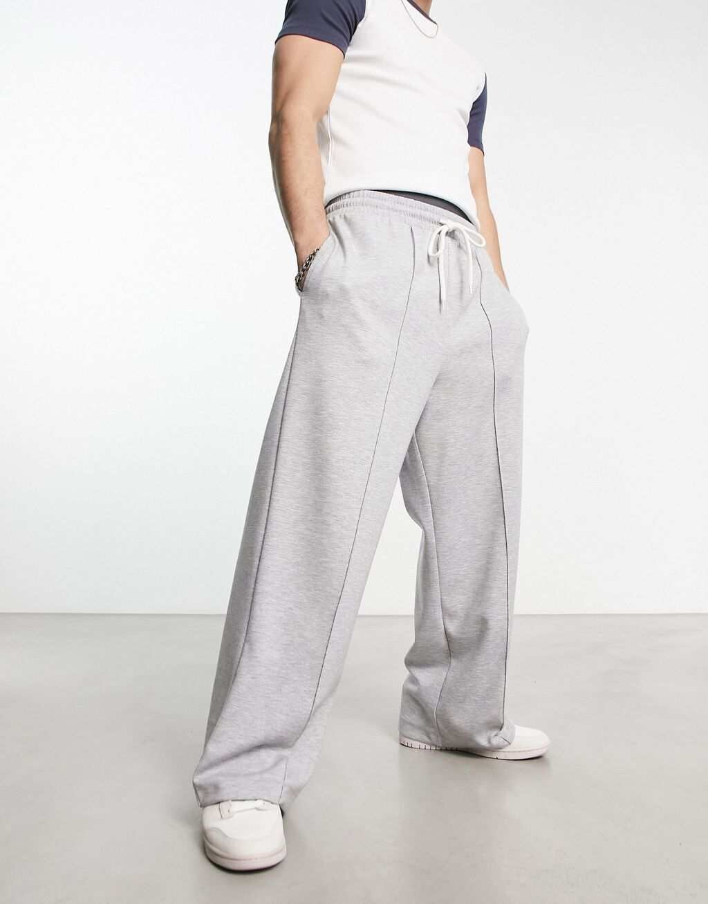 

Серые джоггеры прямого кроя ASOS DESIGN