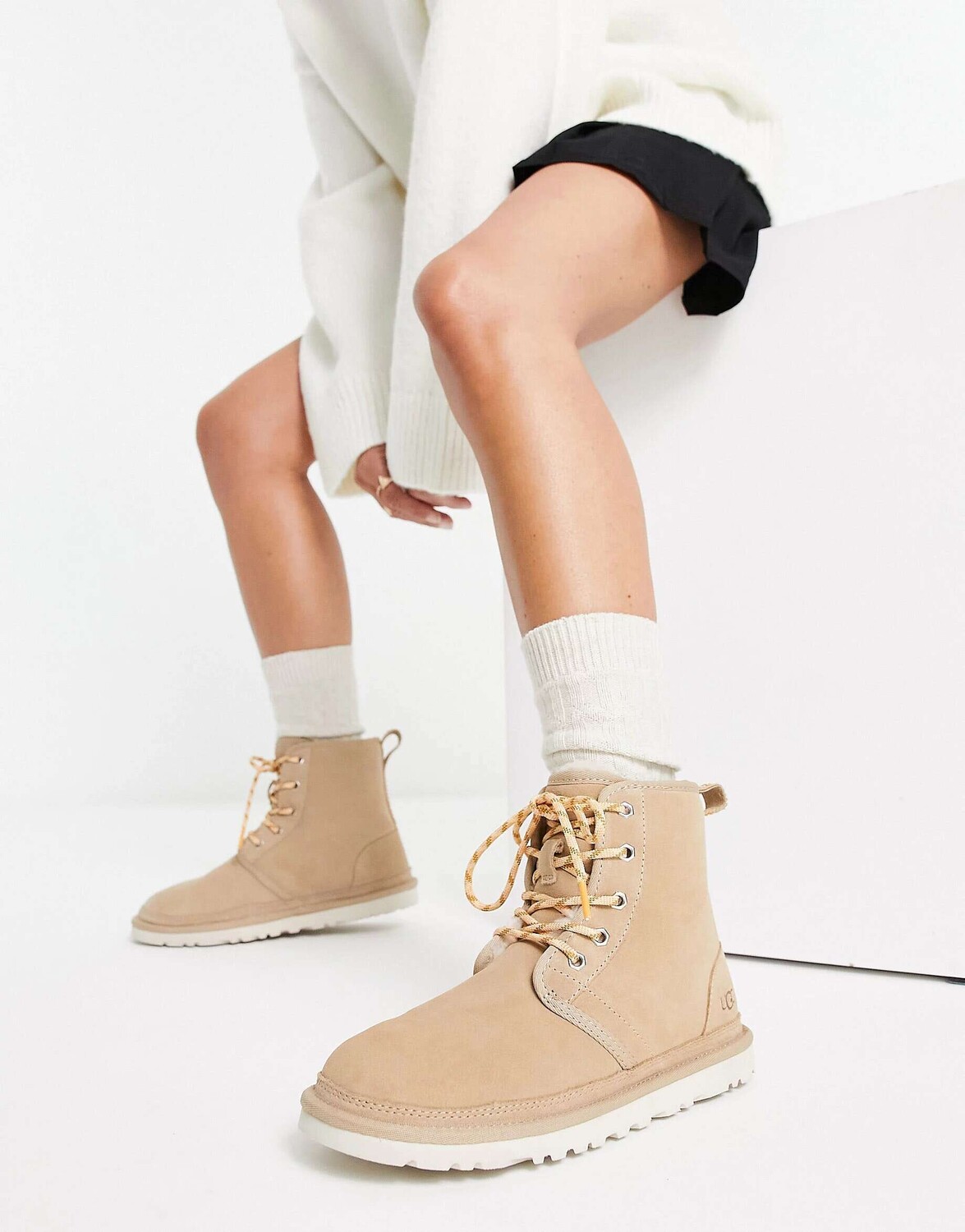 

Ботинки UGG Neumel High Heritage песочного цвета, Бежевый