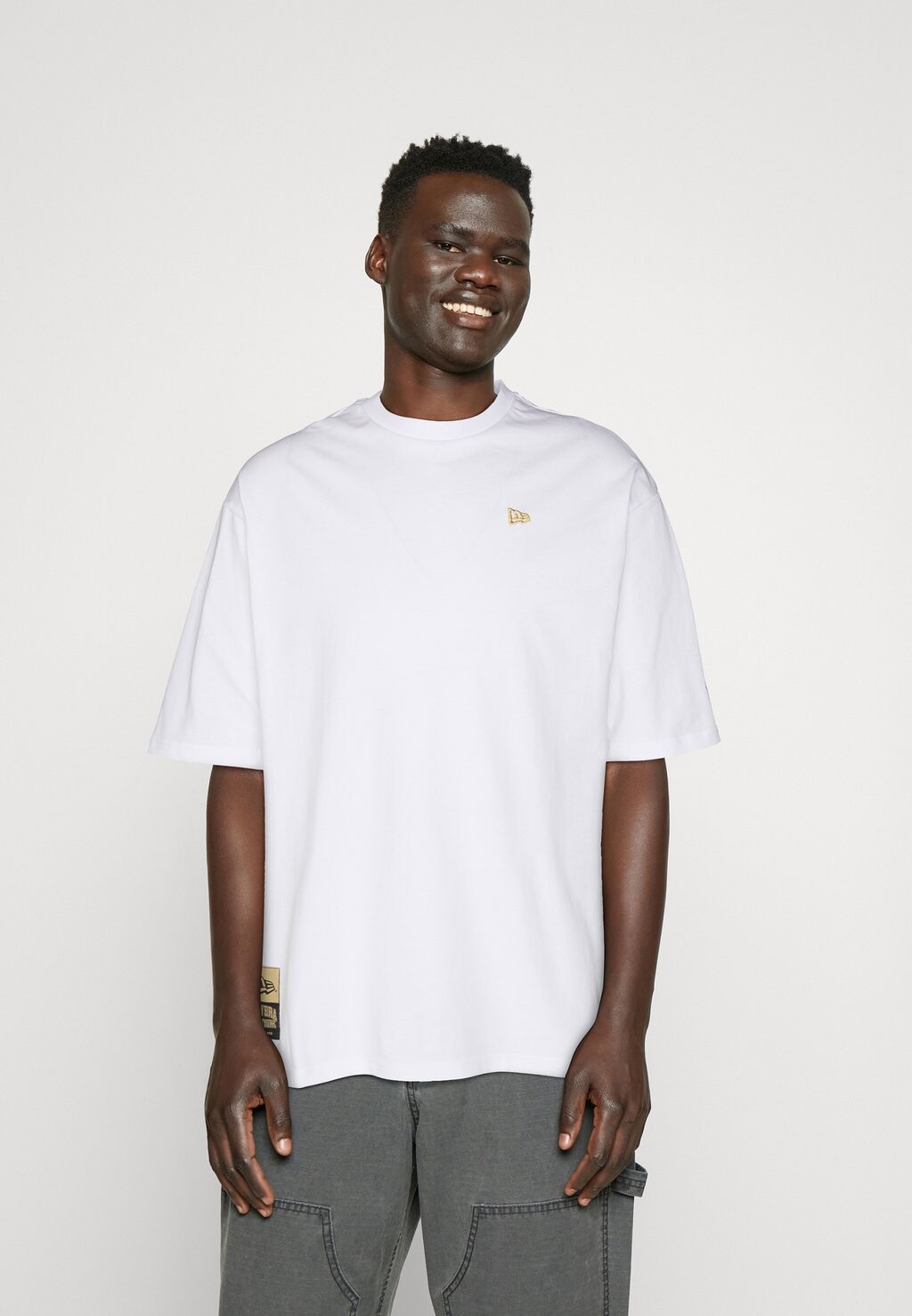 

Футболка с принтом Sticker Tee New Era, белый