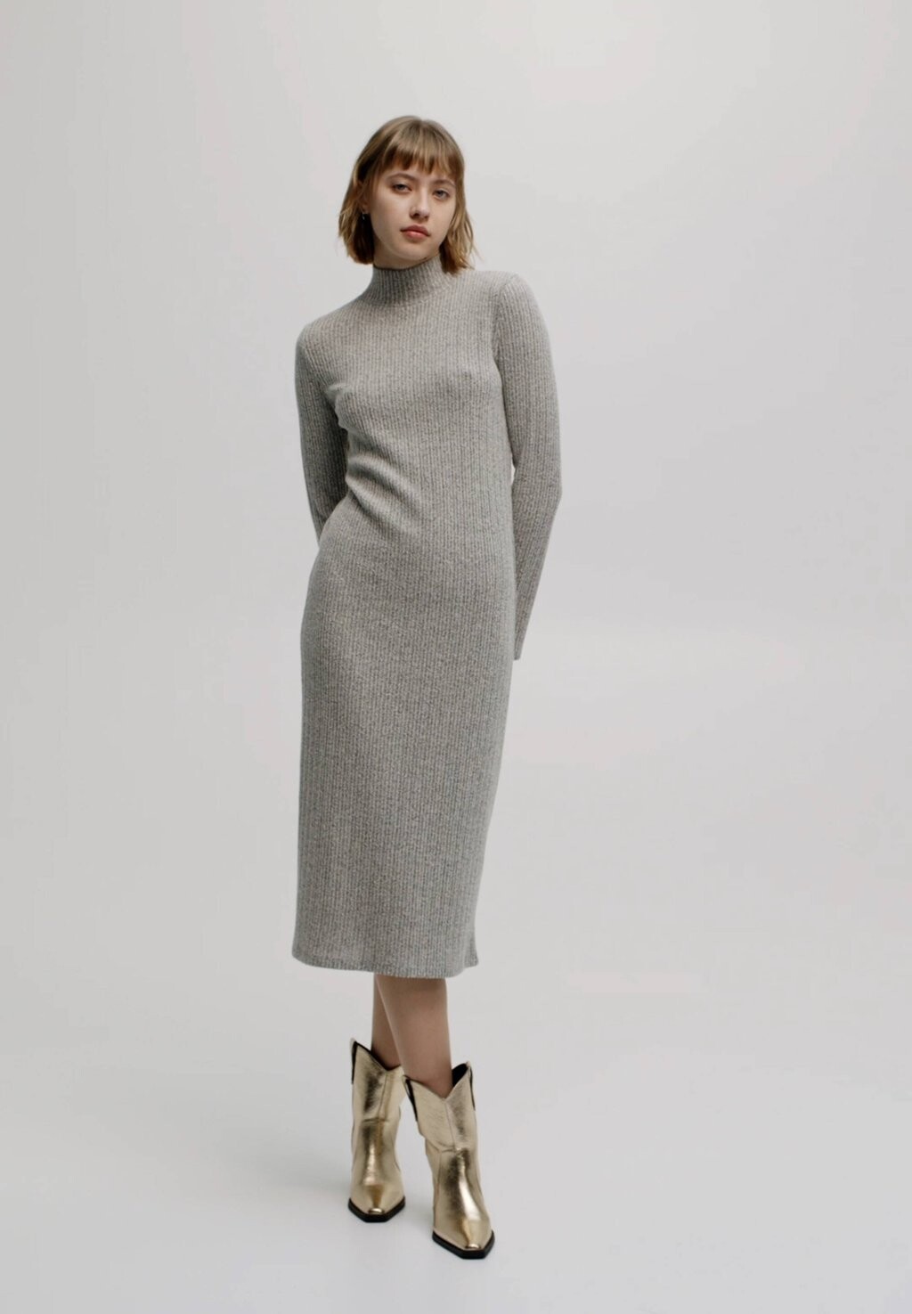 

Трикотажное платье PULL&BEAR
