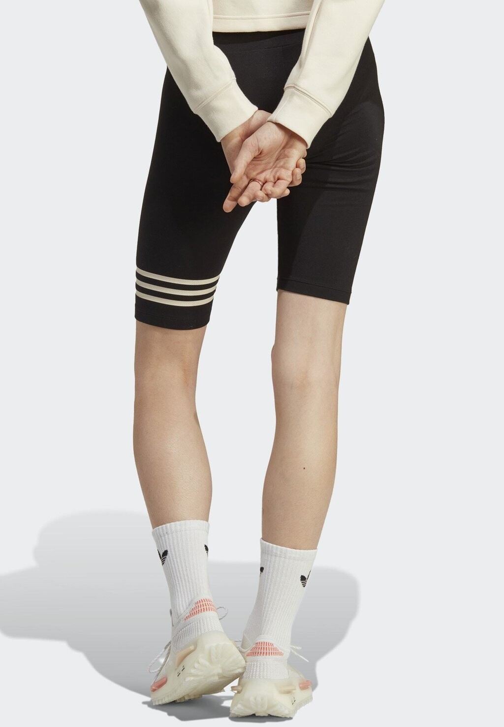 

Шорты adidas Originals, черный