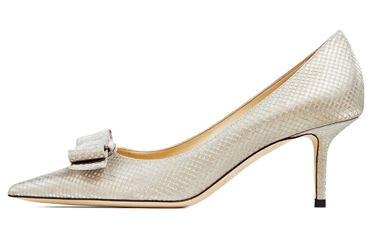 

Jimmy Choo ЛЮБИТ женщин на высоких каблуках
