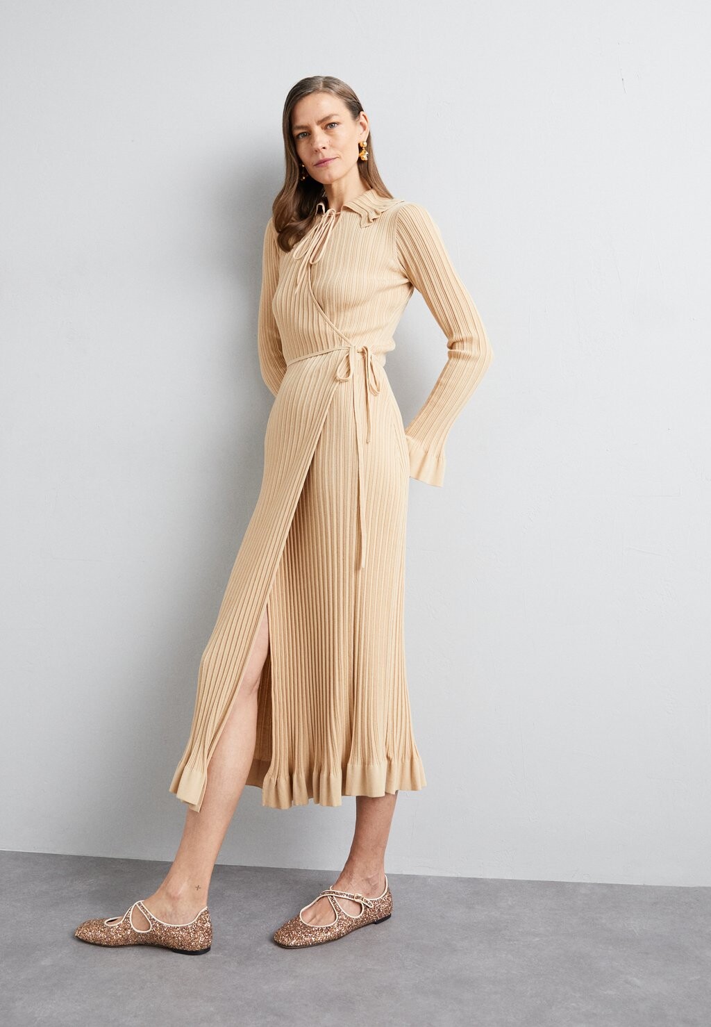 

Трикотажное платье Gianina By Malene Birger, цвет warm sand