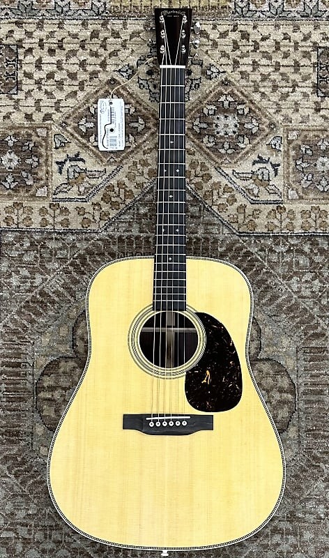 

Акустическая гитара Martin HD28 Standard Series Dreadnought Acoustic Guitar w/ Case, Setup #0802