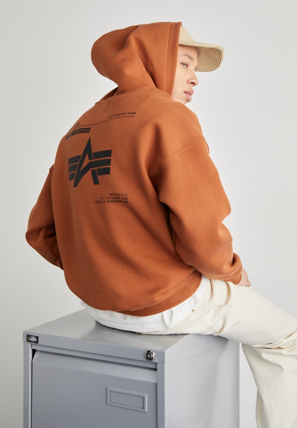 

Толстовка с капюшоном Alpha Industries, коричневый