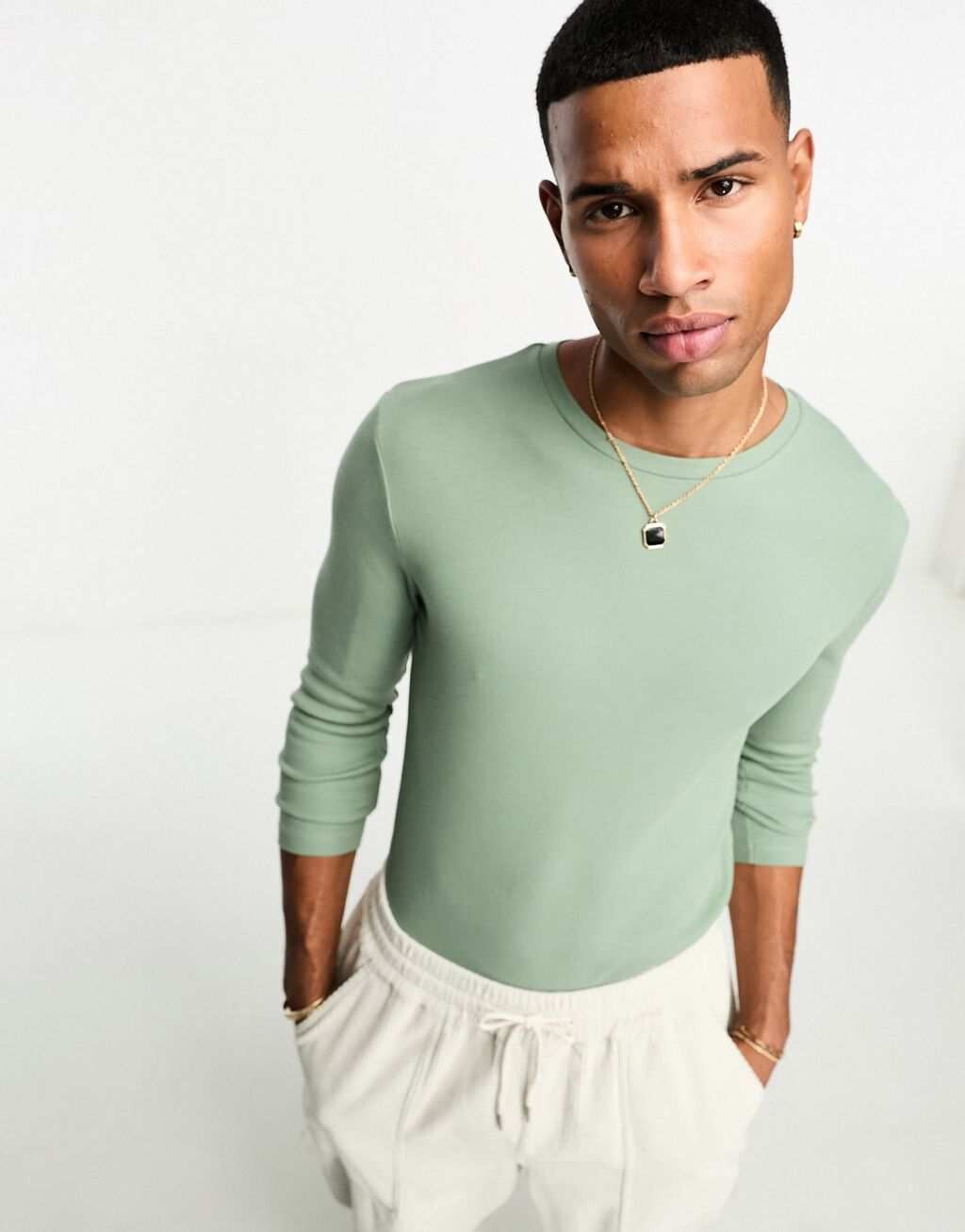 

Футболка цвета хаки с длинными рукавами в рубчик ASOS DESIGN