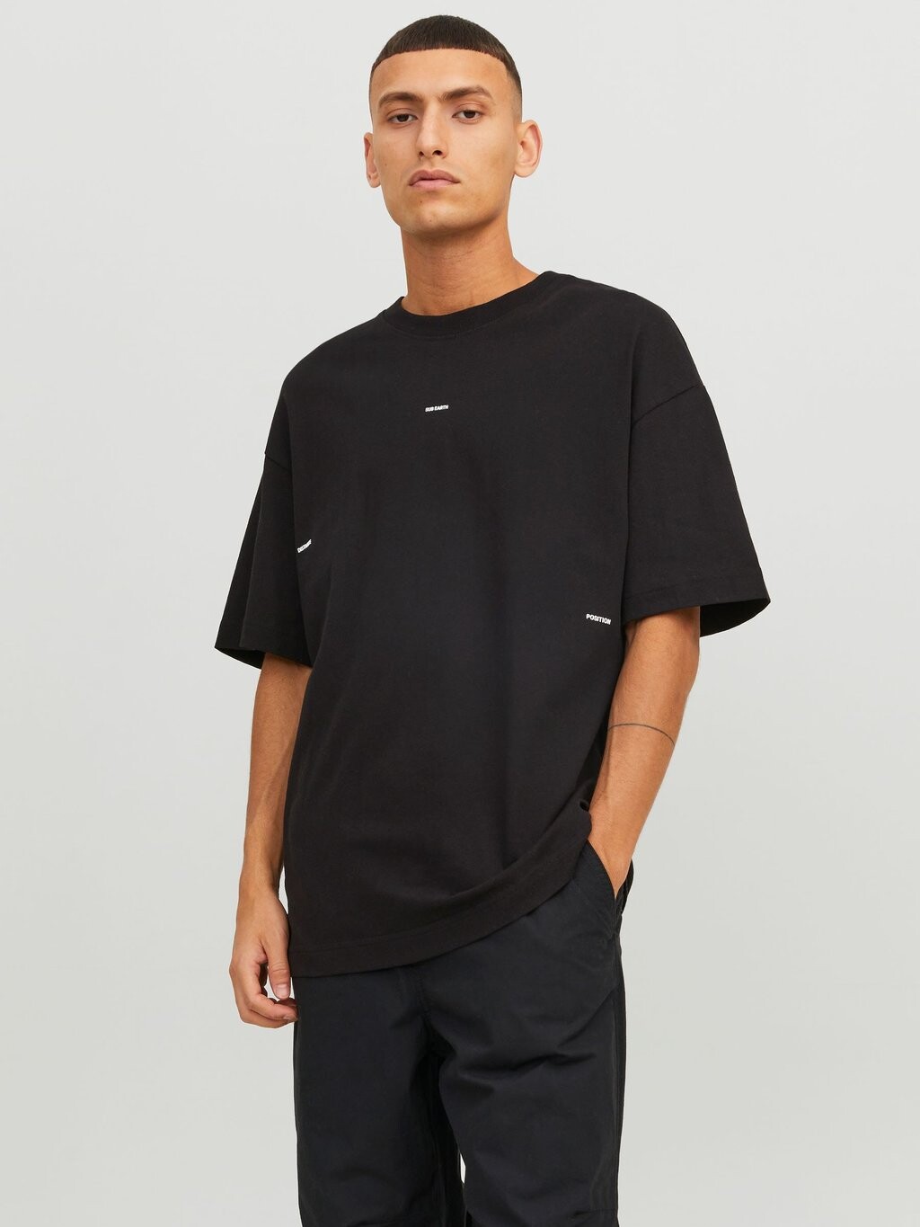 

Футболка с принтом Jack & Jones, черный
